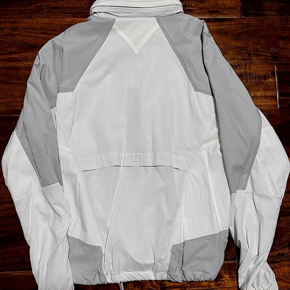 Nike Windbreaker. - Picture 2 of 2